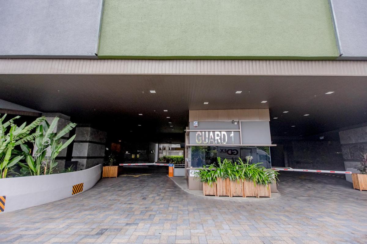 Rex Ollie @ Myhabitat Condominium - Housity
