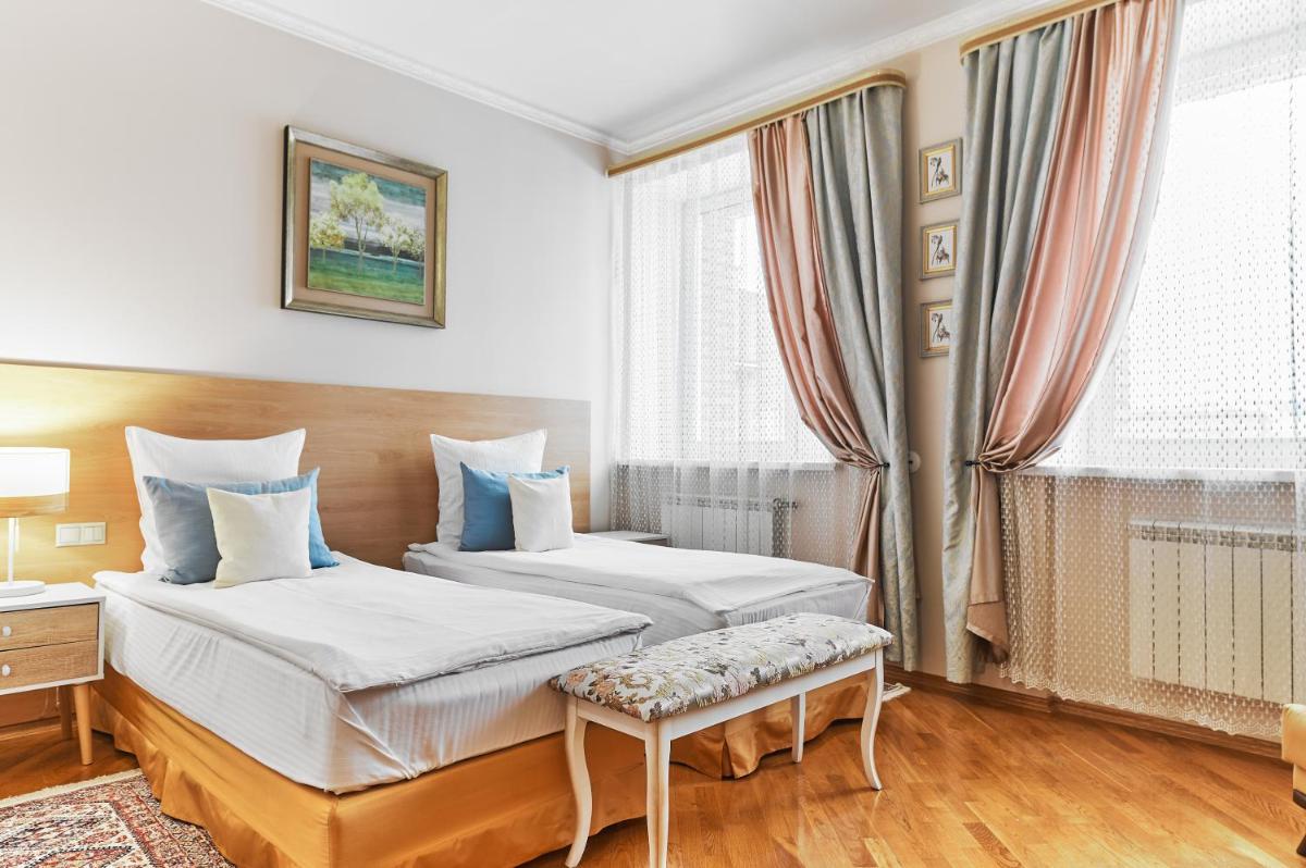 Hotel PoliArt - Housity