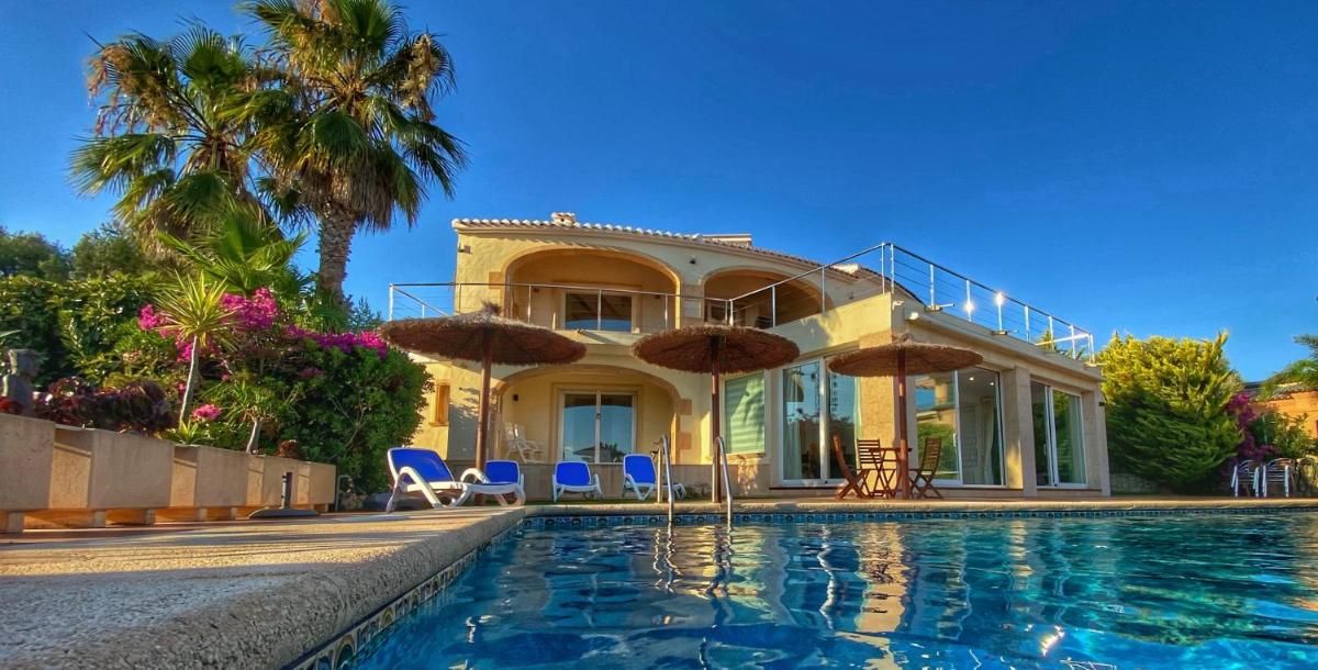 Villa Cuesta de San Antonio, - Housity