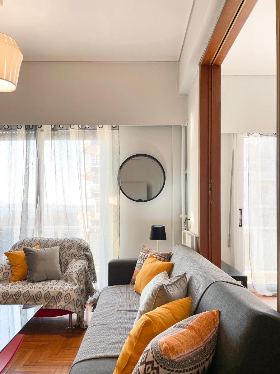 Eolou Sea View 60sqm apt in Paleo Faliro - Housity