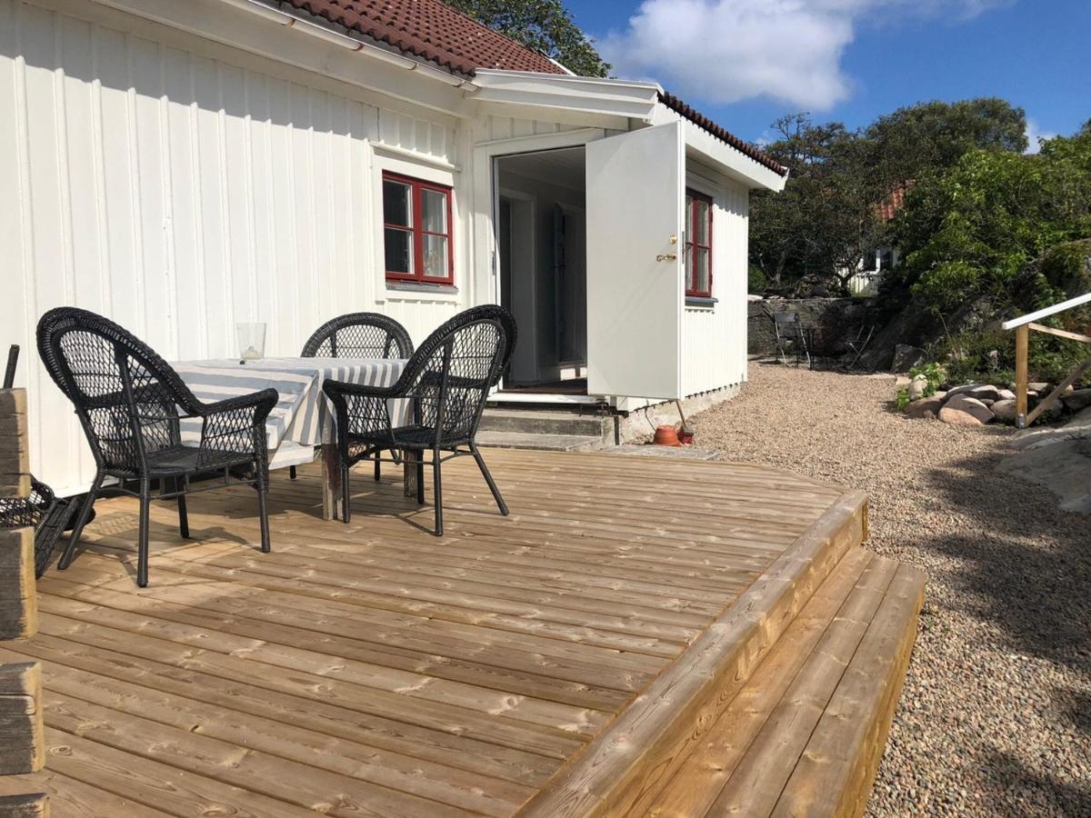 Idyllic and charming summer house on Styrso - Housity