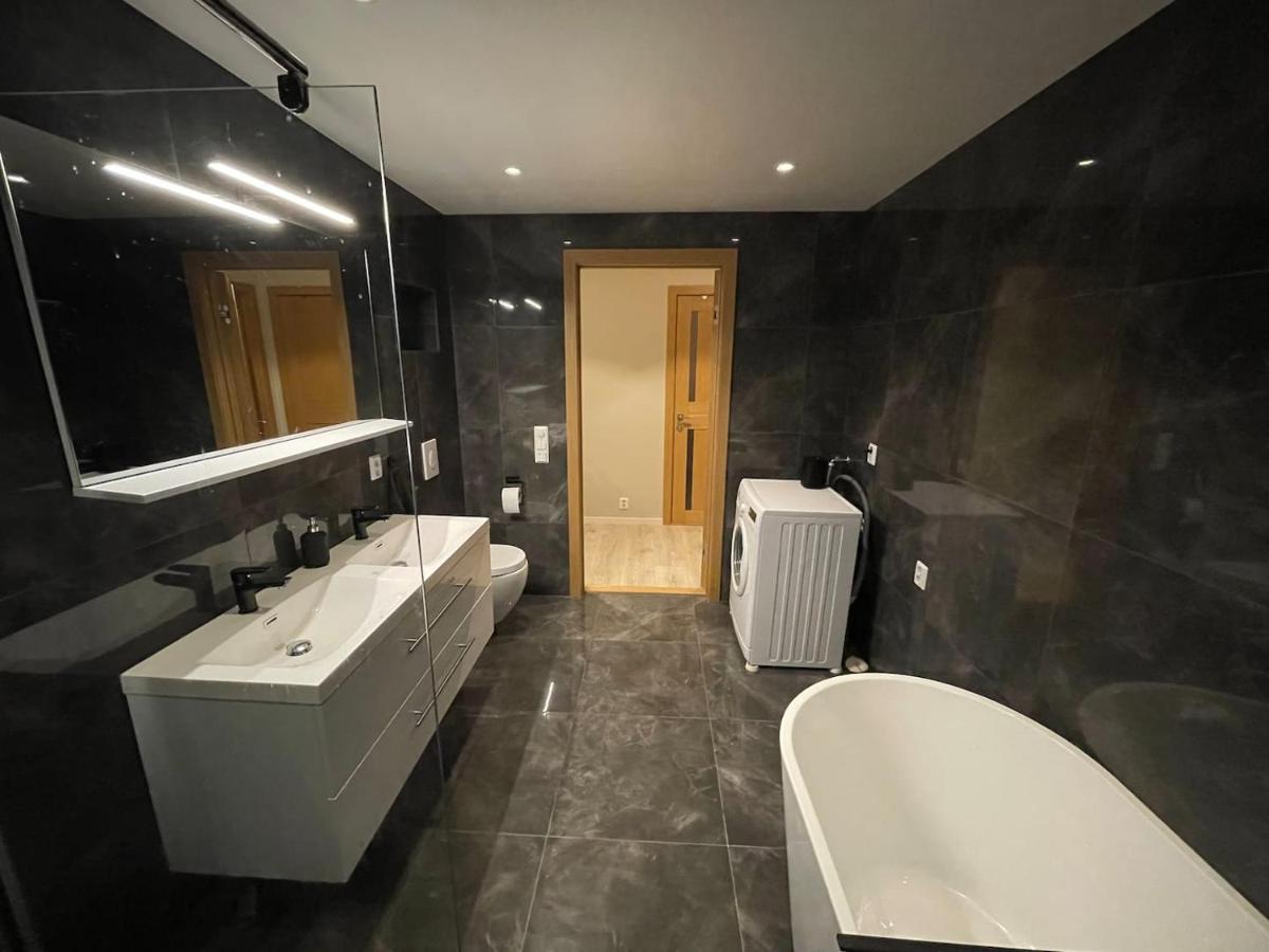 Suitetrails - Top modern Apartment with terrace and parking