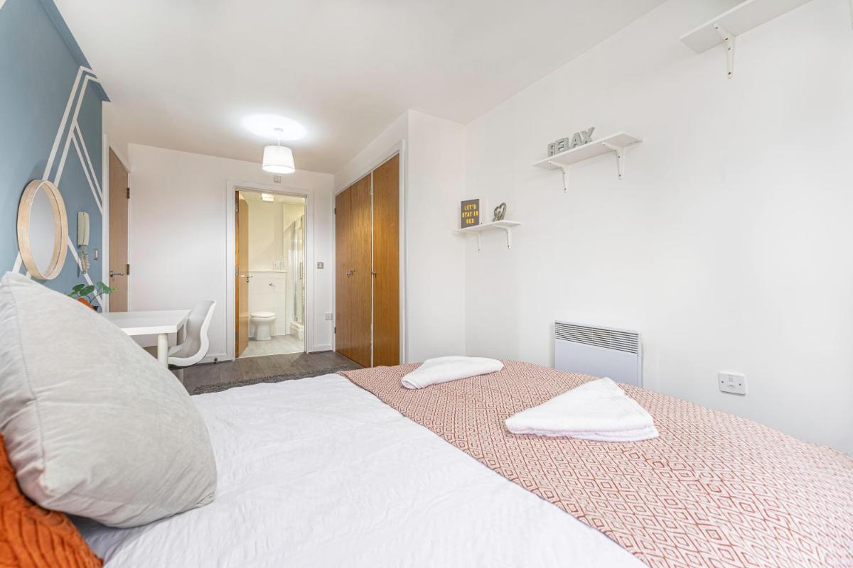 JKG Property Solutions Presents Cosy City Apartment - Housity