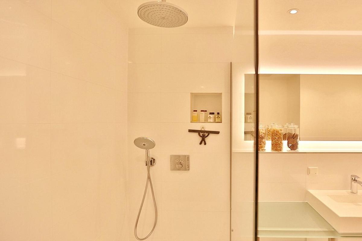 Haus Wolburgstraße 1 Haus Wolburgstraße 1a Penthouse Haifisch Appartement 5 - Housity