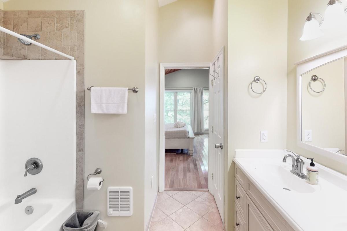 Dragonfly Cove - Housity