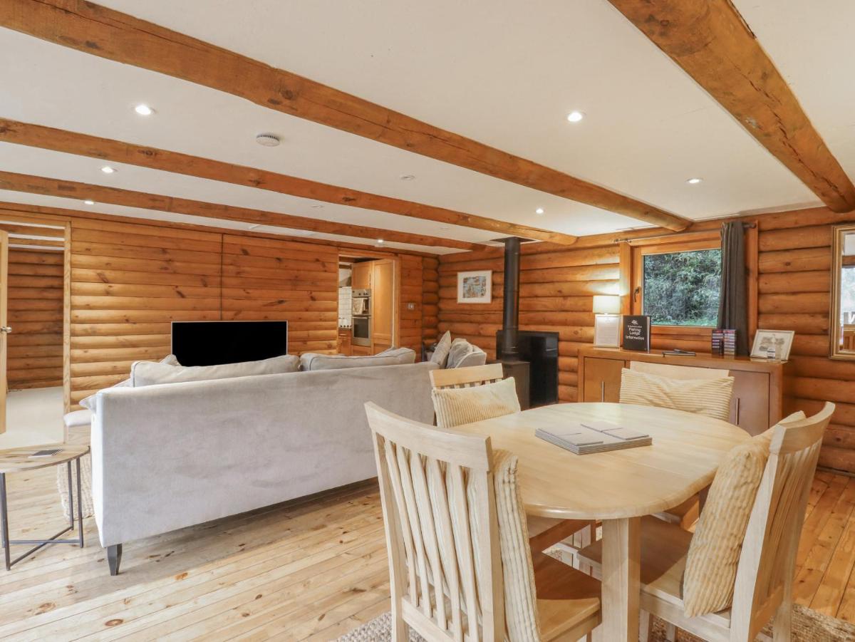 The Fishing Lodge - Housity