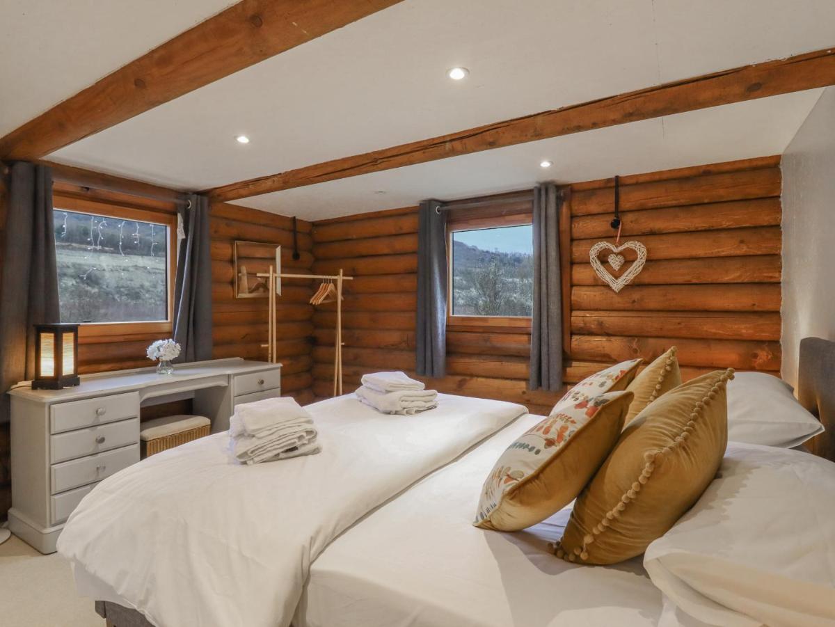 The Fishing Lodge - Housity