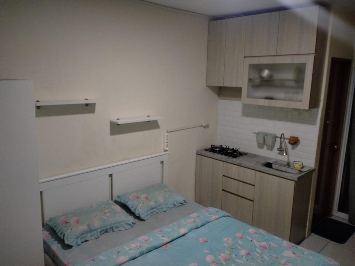 Cinere Resort Apartment by Celebrity Room - Housity