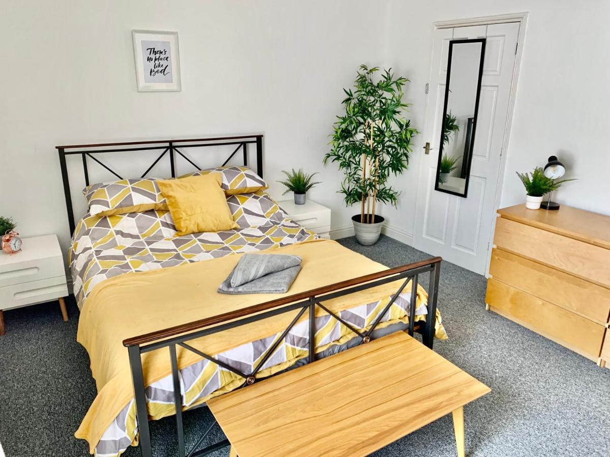 Contemporary 2 Bedroom Victorian Town House - Hizvo