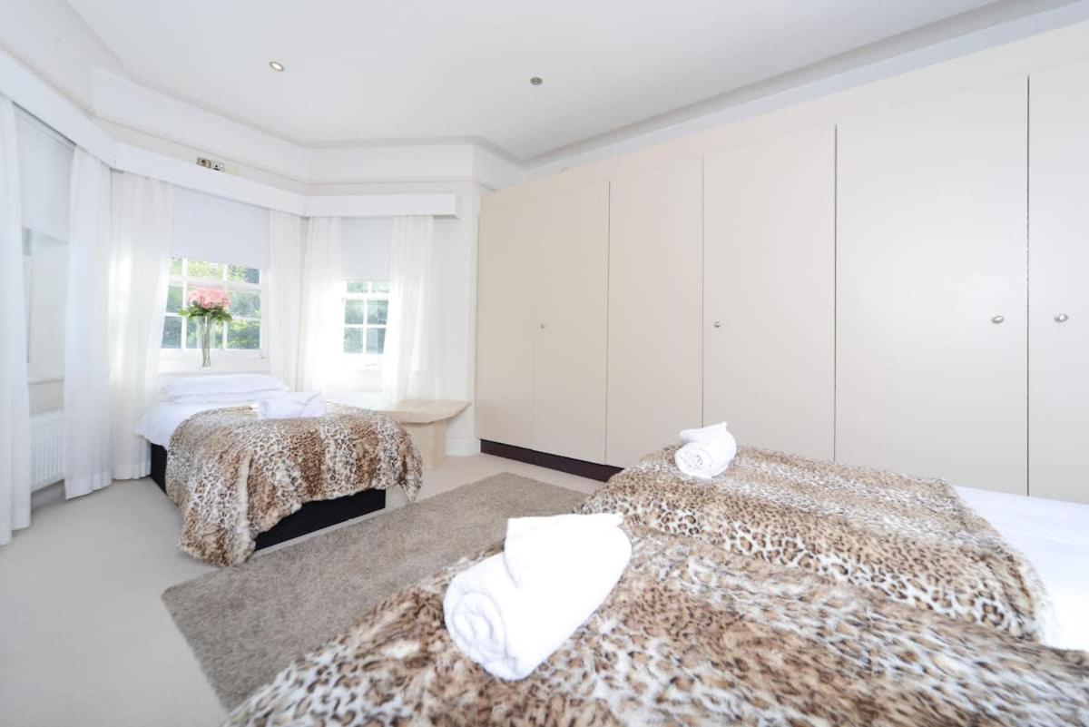 Beautiful 9-bed property near the beach and town centre - Housity