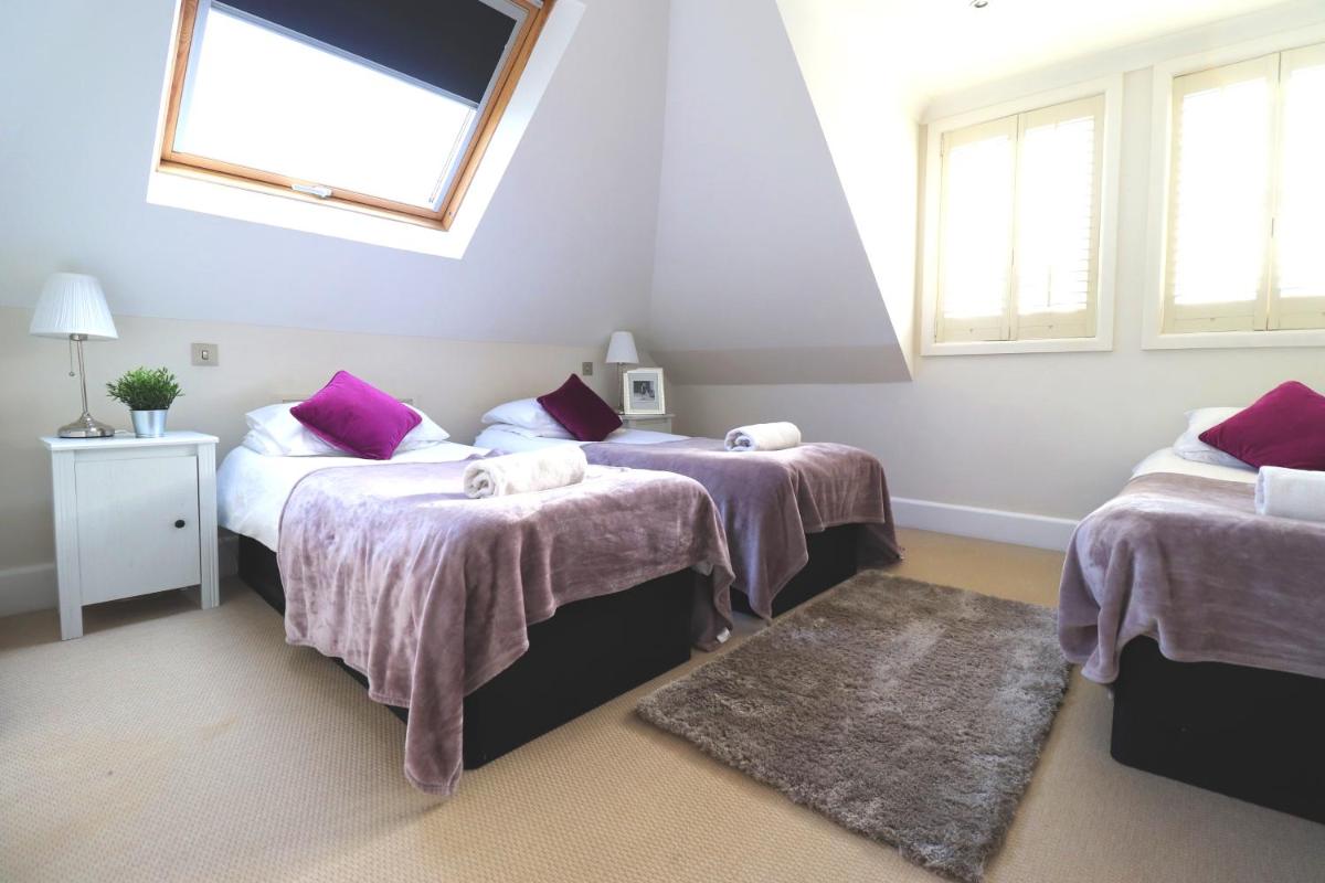 Beautiful 9-bed property near the beach and town centre - Housity