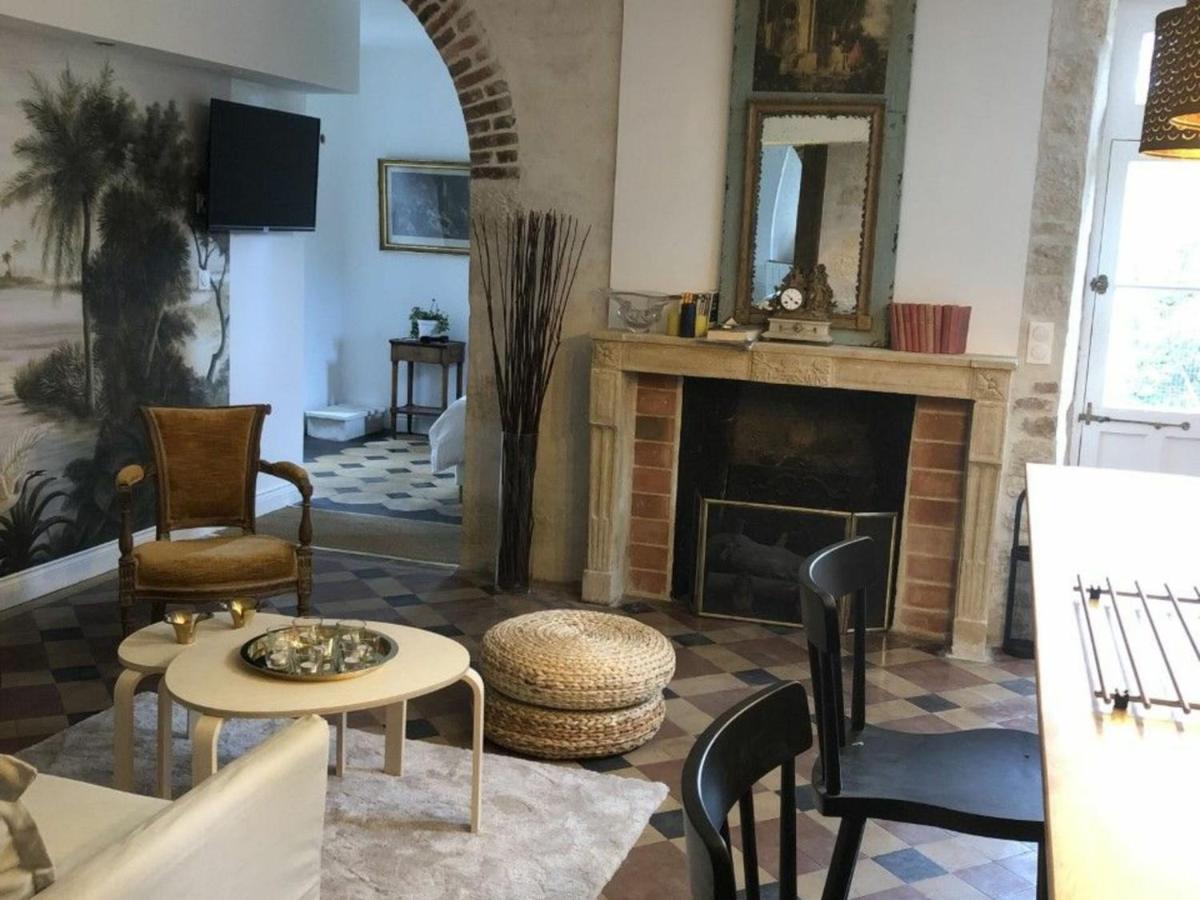 Confort & Charme : Appt Calme et Lumineux à Bourges avec Jardin Privé et Parking - FR-1-586-18 - Housity