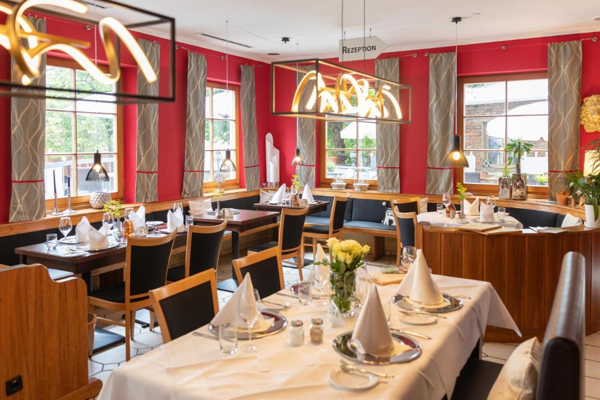 Hotel Restaurant Grüner Baum und Altes Tor - Hizvo