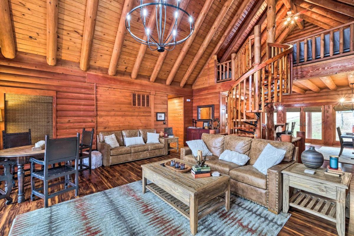 Private Eureka Springs Cabin with Beaver Lake Views! - Housity