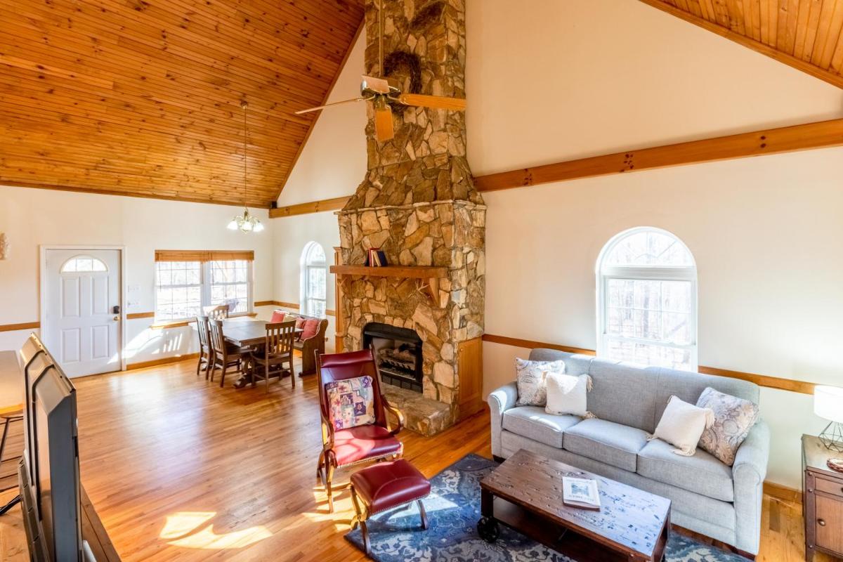 Bird House Cabin - Housity
