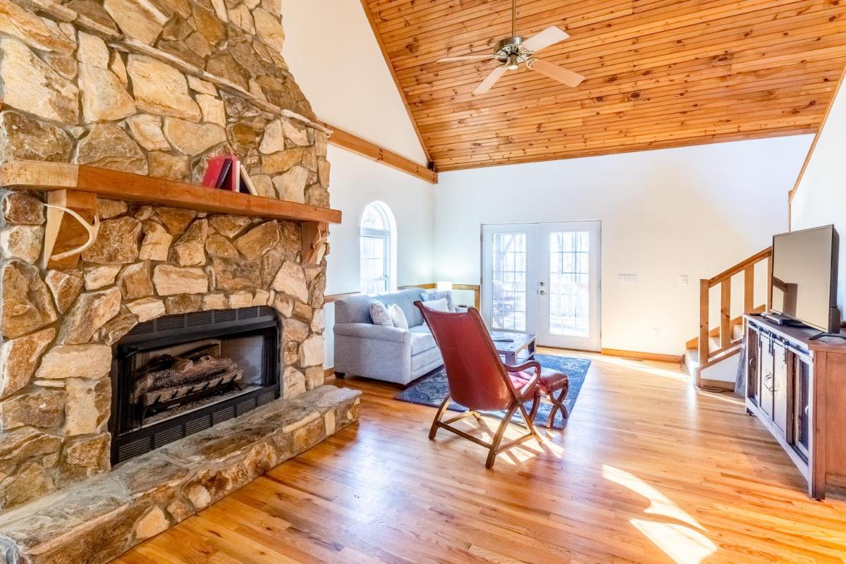 Bird House Cabin - Housity