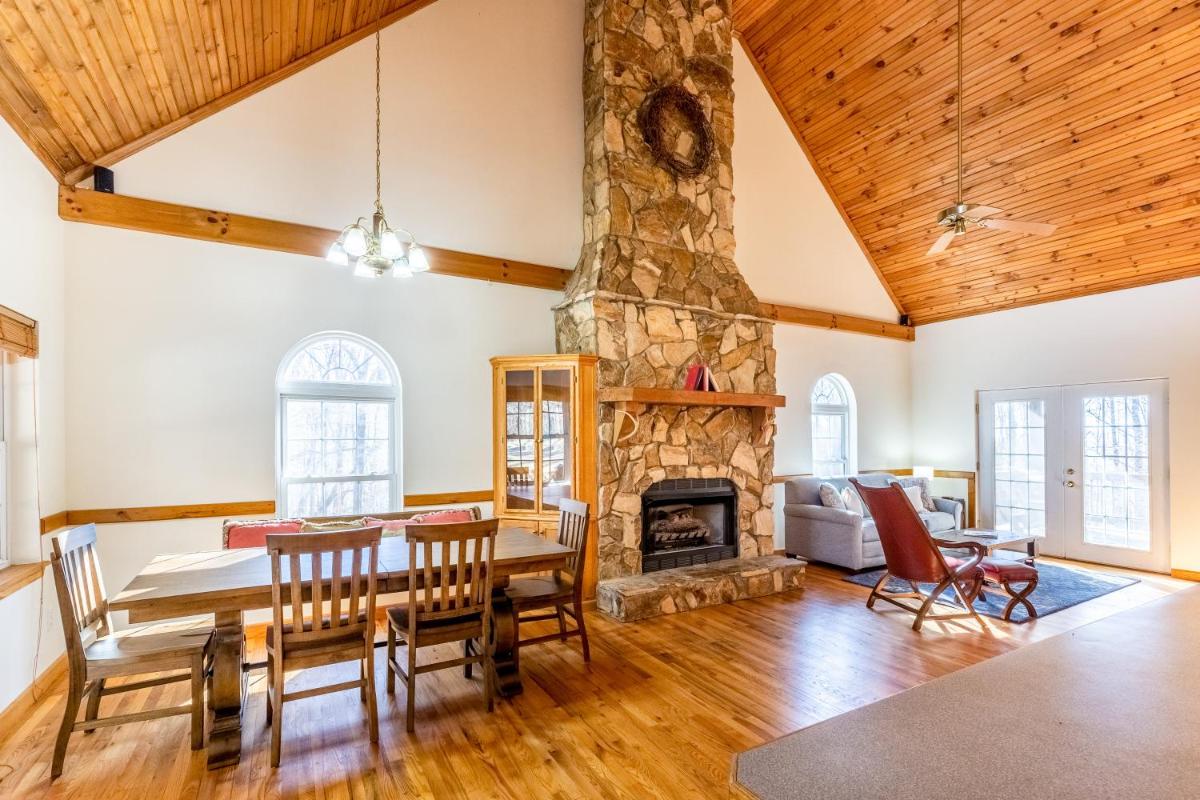 Bird House Cabin - Housity