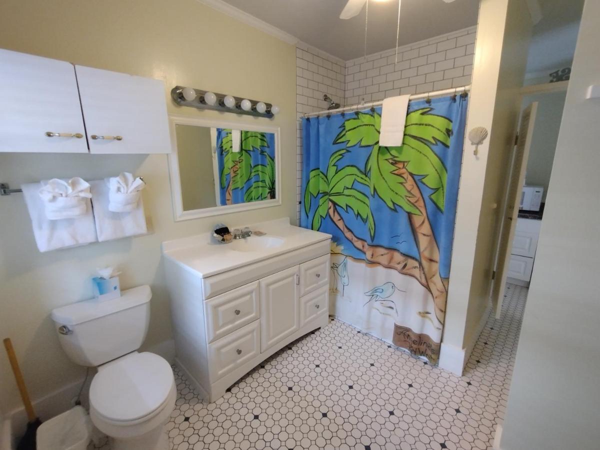 The Angelina Guesthouse - Adult Exclusive - Housity