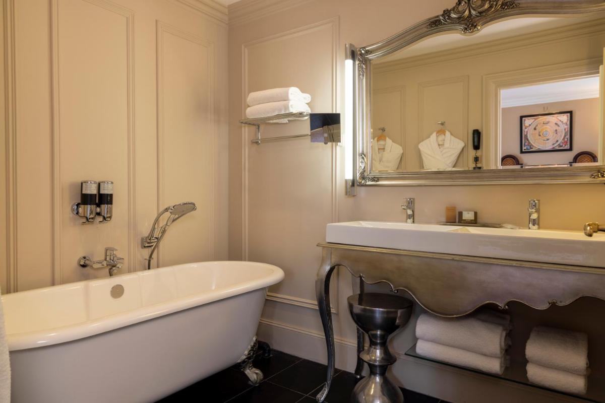 Salle de bains dans l'établissement Ermitage - Mont-Saint-Michel