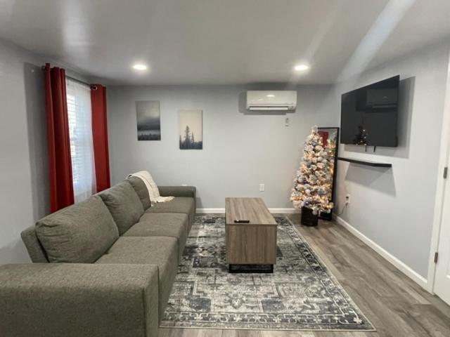 Veda Inn & Cottages - Housity