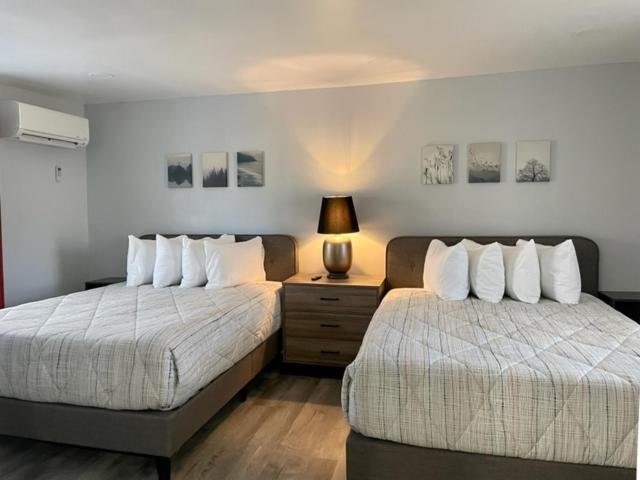 Veda Inn & Cottages - Housity