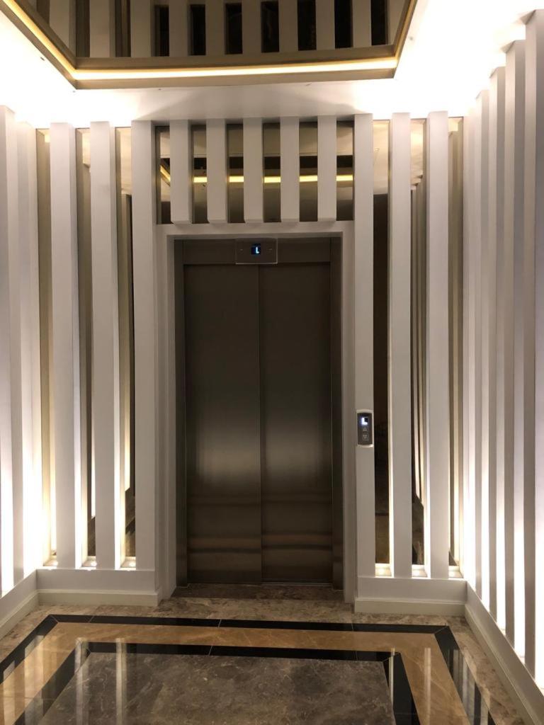 Blue Pier Hotel - Housity