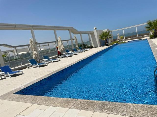 Incredible Ocean View Studio Aprtment in Al Marjan Island - Hizvo