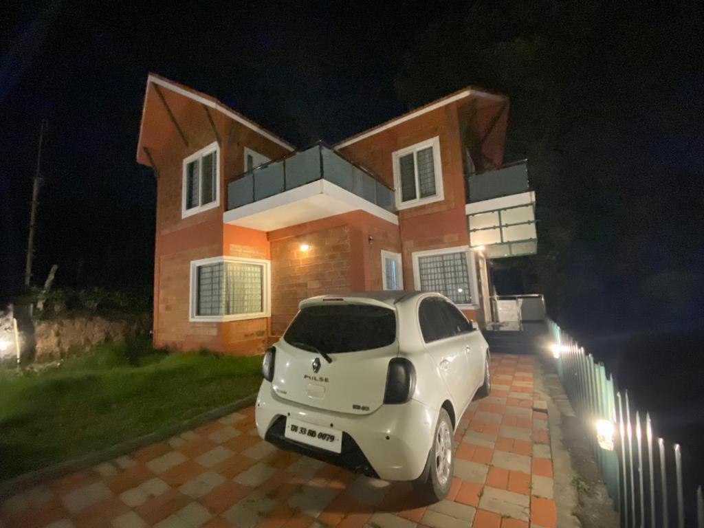 S ELLA Residency - Housity