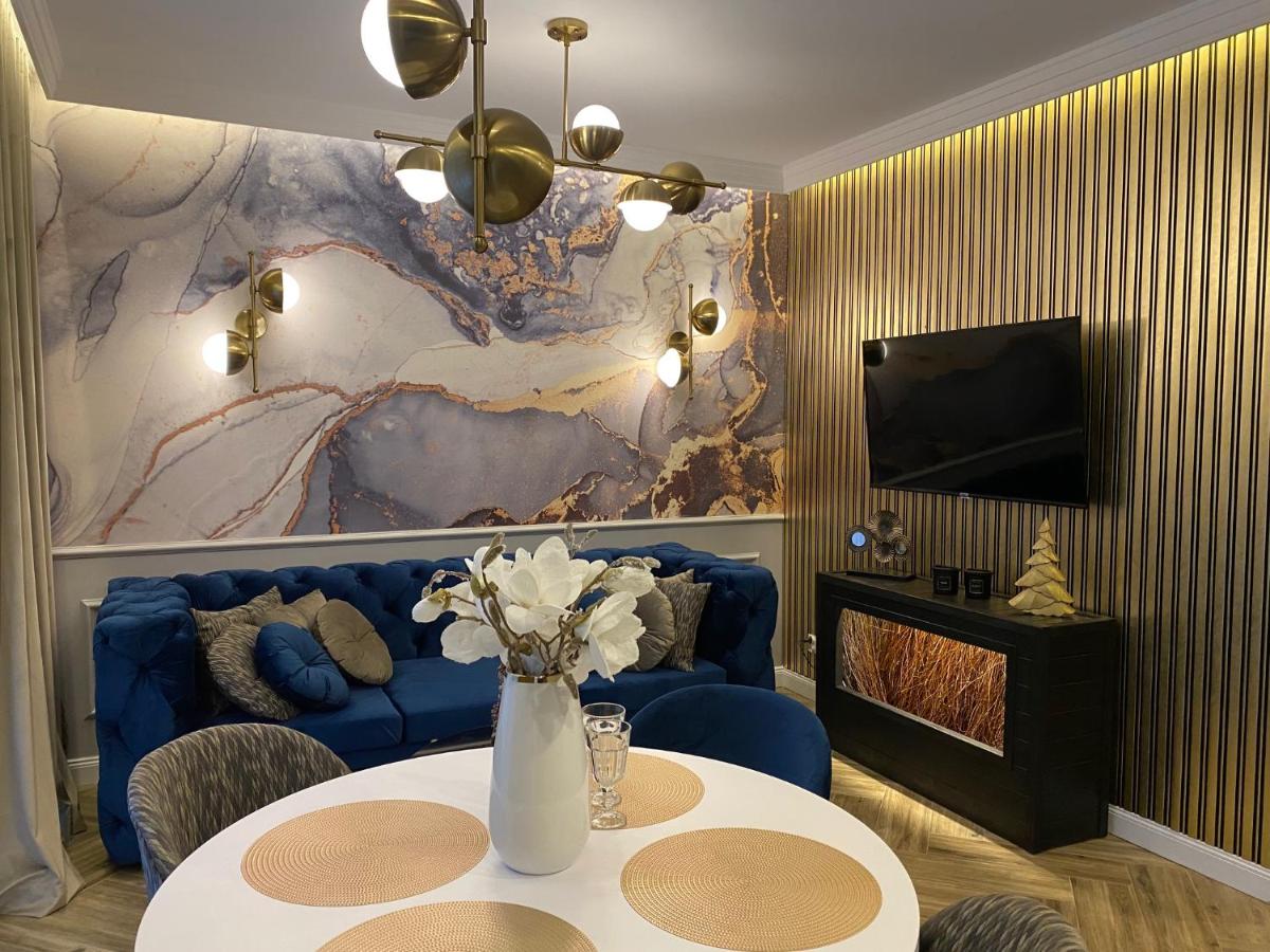 Family & Business Sauna Apartments No13 Leśny nad Zalewem Cedzyna Unikat -3 Bedroom with Private Sauna, Bath with Hydromassage, Terrace, Garage, Catering Options - Hizvo