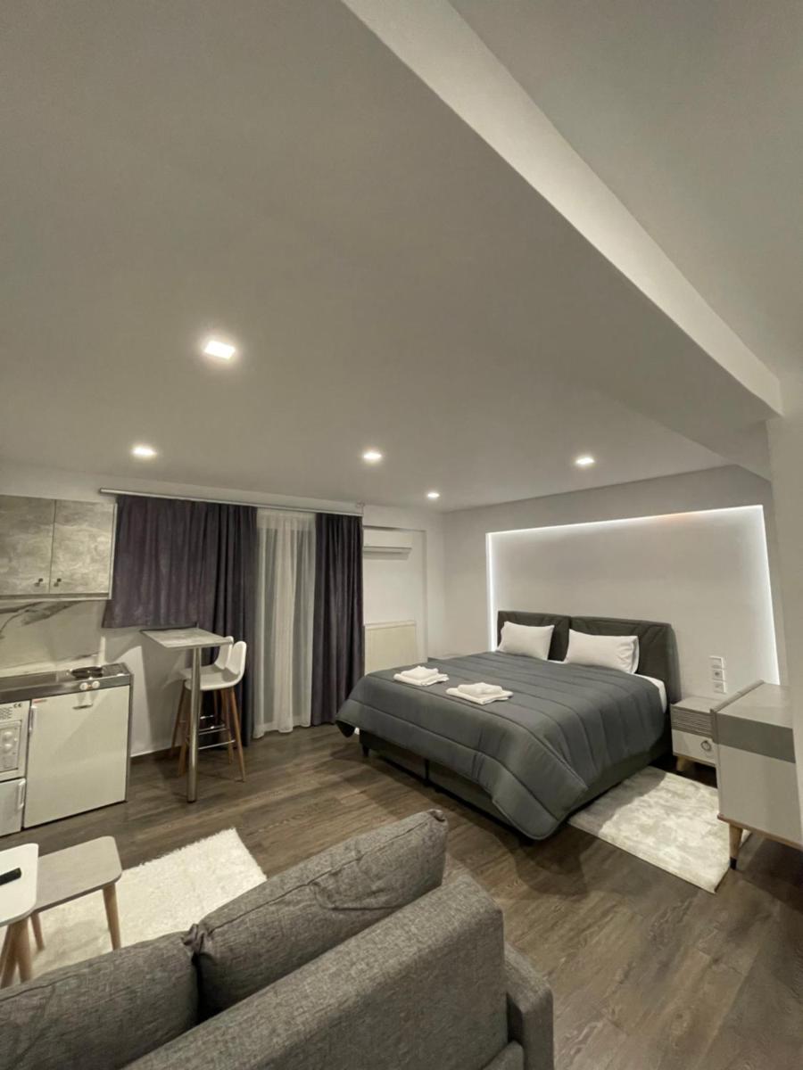 Suitetrails - Varvitsiotis Studios
