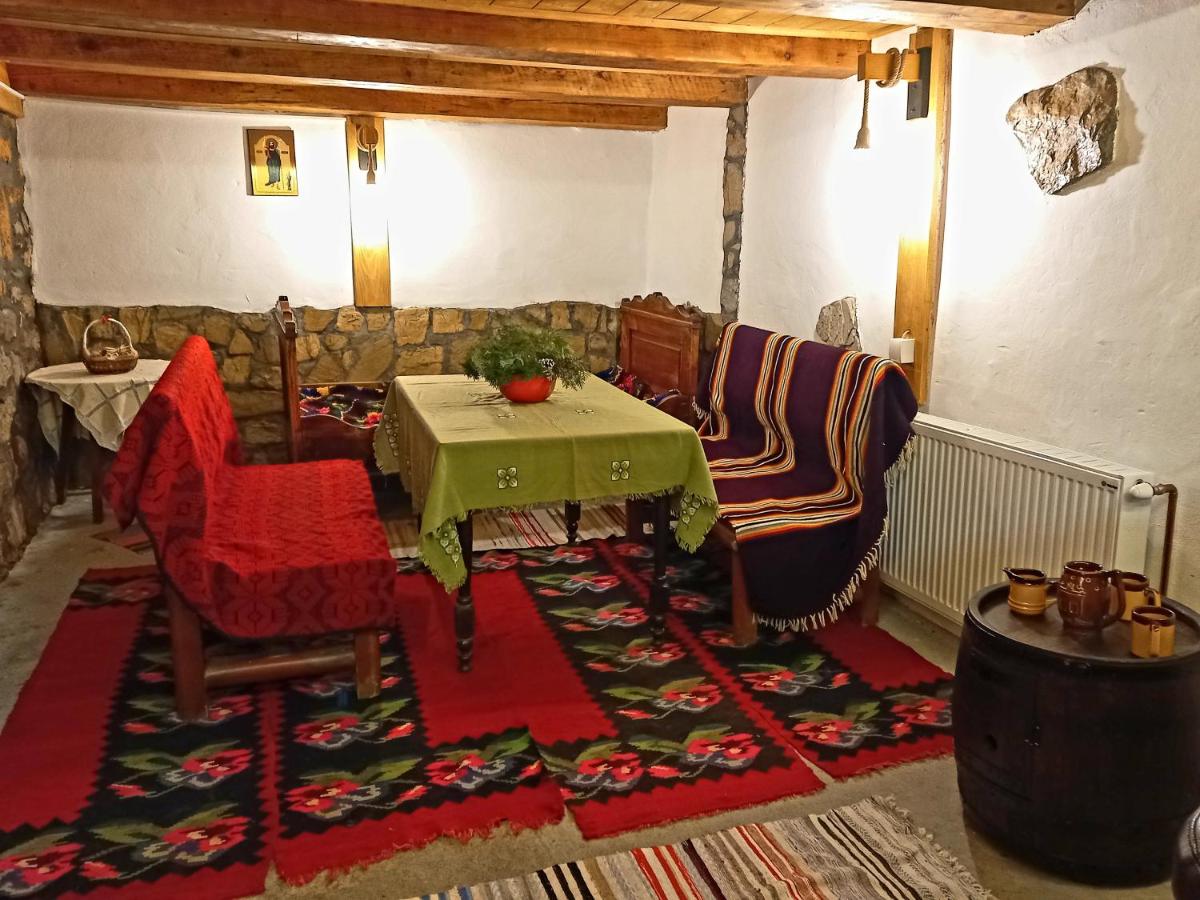 NAXI GUEST HOUSE - Housity