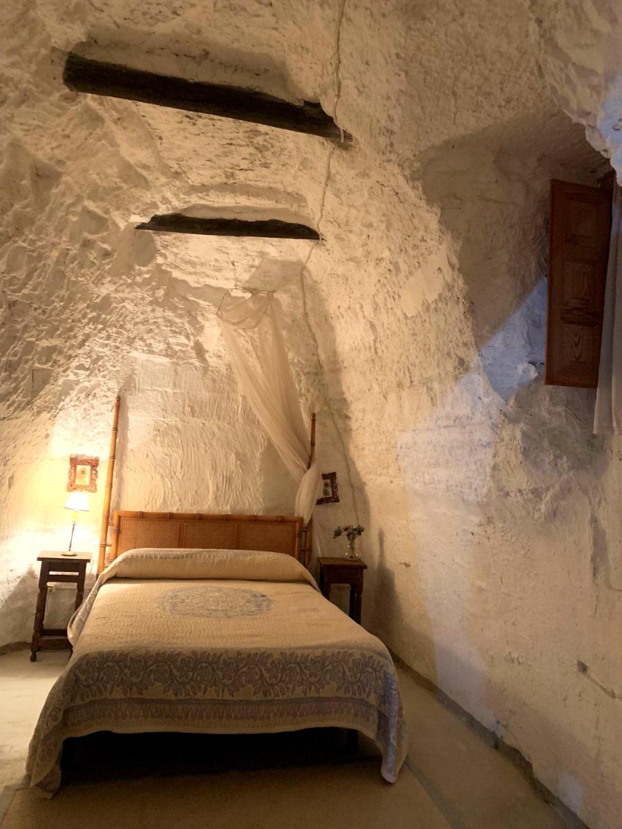 Cueva el Mirador Geoparque de Granada - Housity