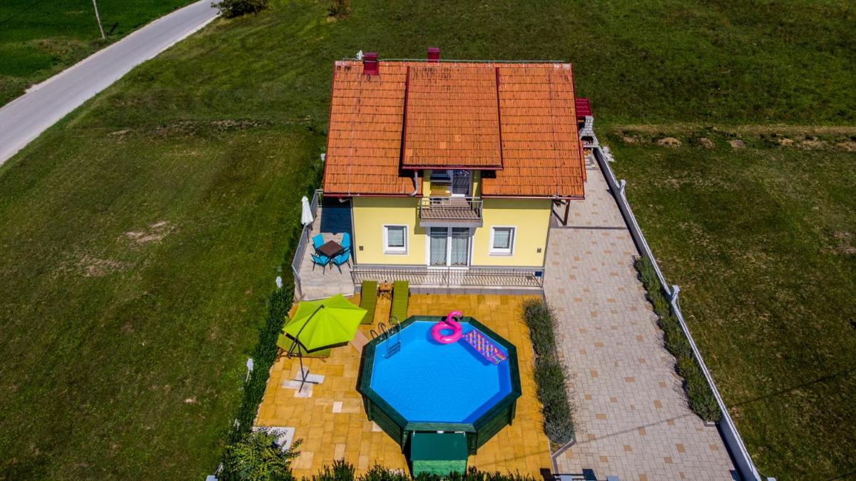 House of inspiration above LAKE Sabljaci with pool - Housity