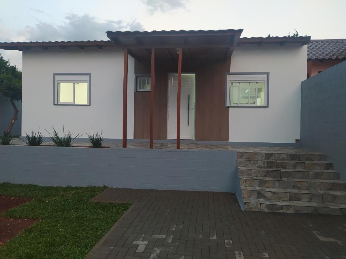 Trentino 66 - Hospedagem em Ijuí, casa agradável com estacionamento - Housity