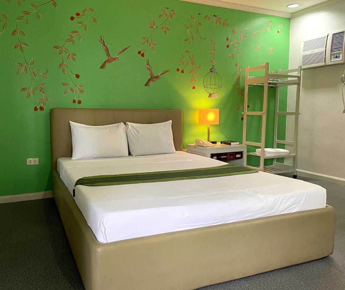 Riverview Resort and Conference Center - Housity
