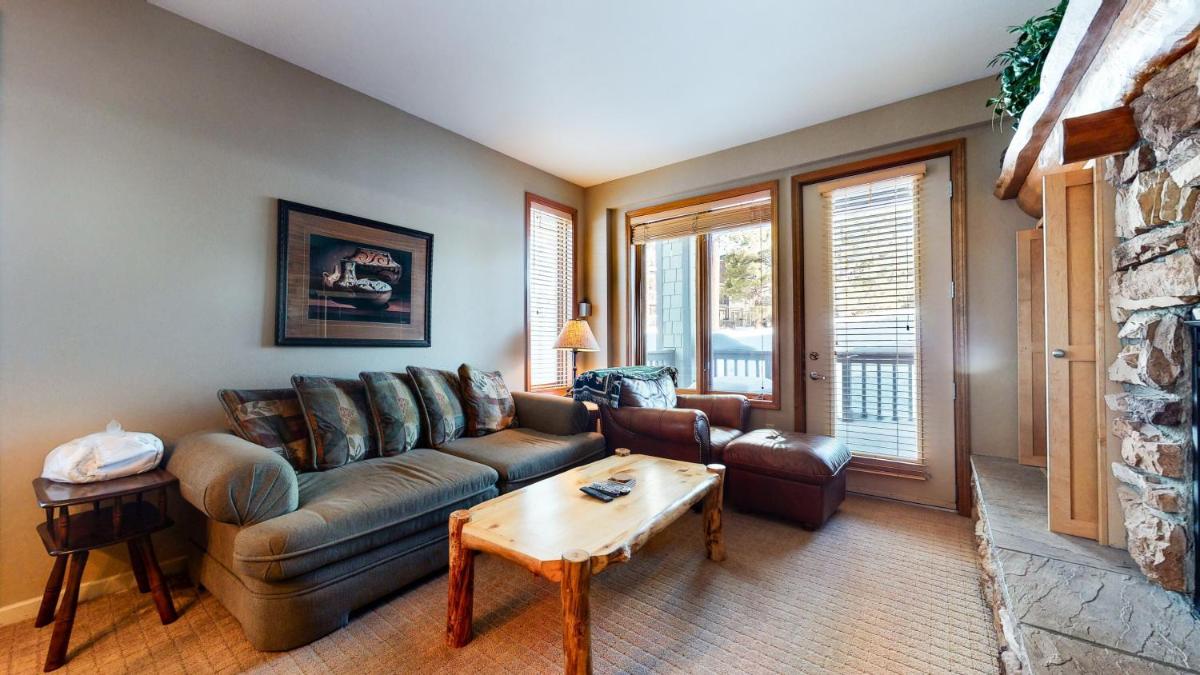 Mammoth Green #103 condo - Housity