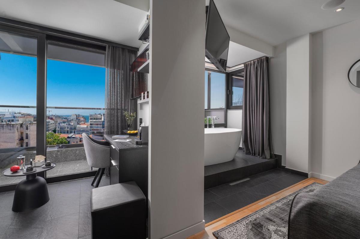 Suitetrails - No 15 Ermou Hotel