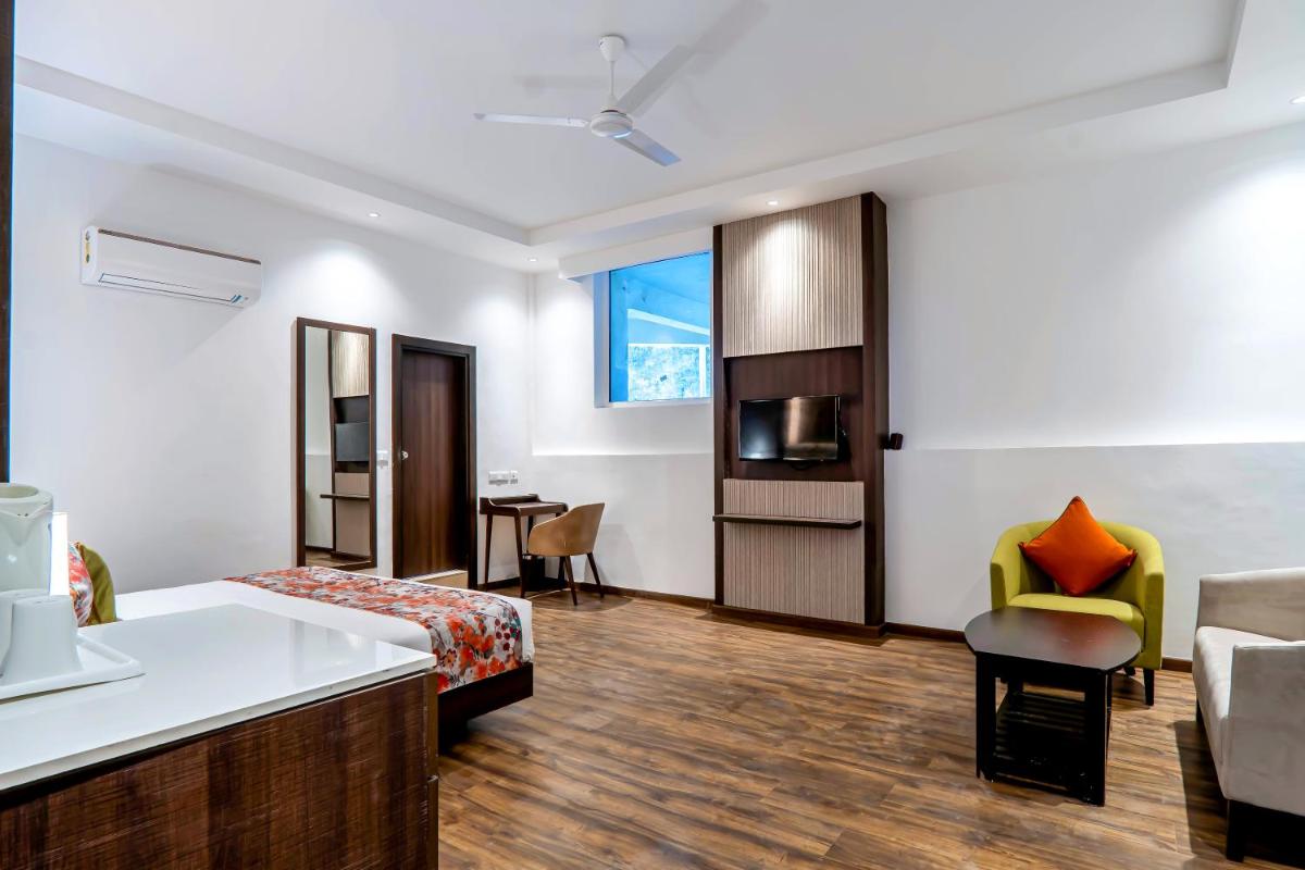 Hotel Le ROI Lake View Koti - Housity