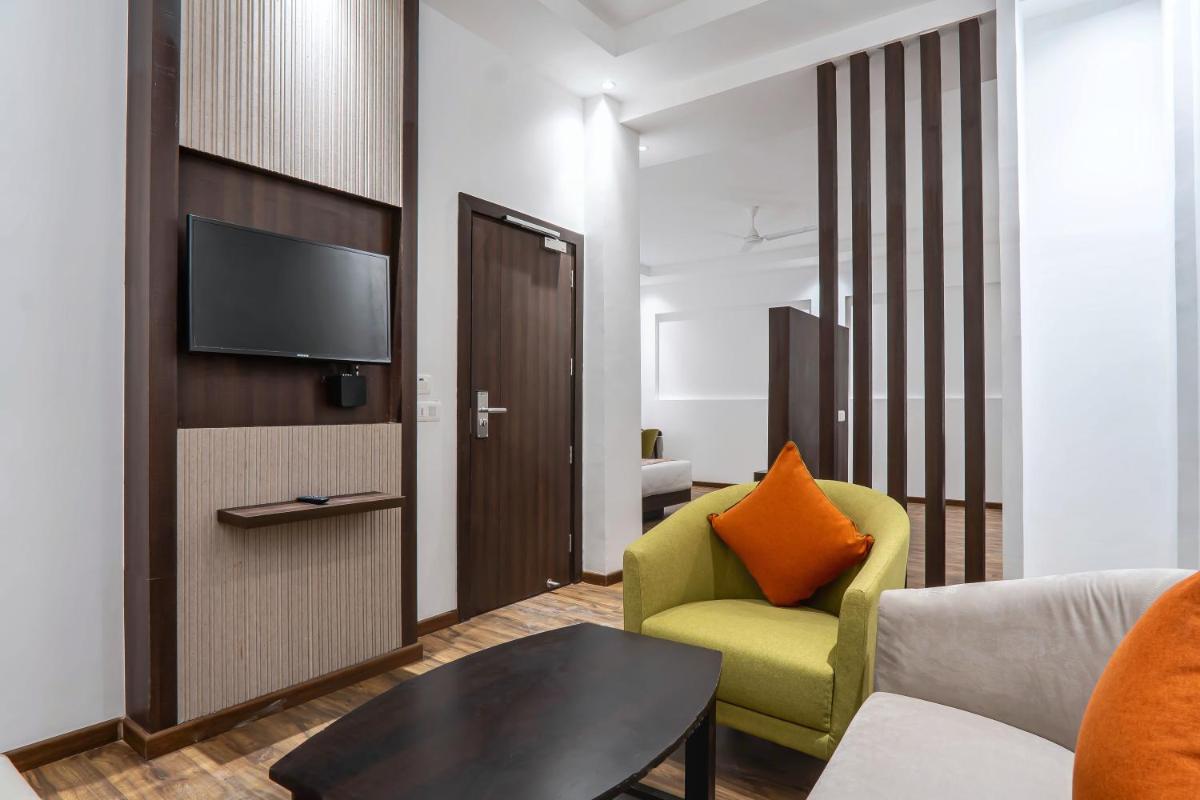Hotel Le ROI Lake View Koti - Housity
