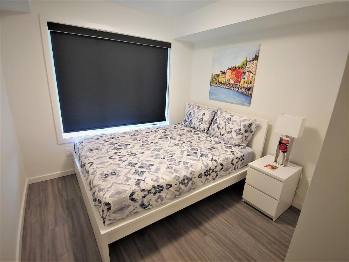 Serene 2 bedroom condo with balcony and lakeview - Housity
