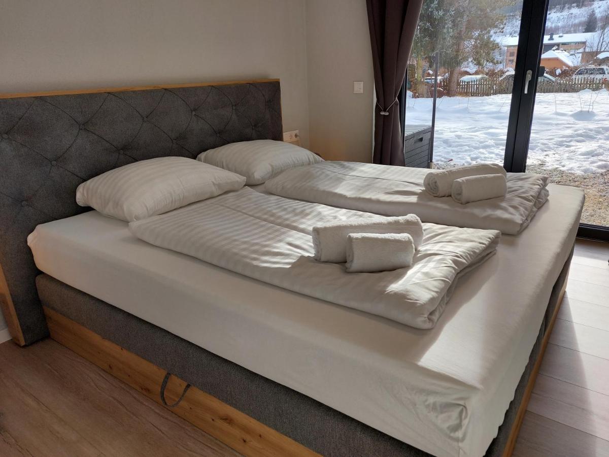 RMG Roses Apartments - Housity