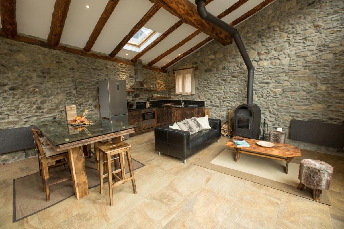 R de Rural - Casa Rural de les Arnes - Housity
