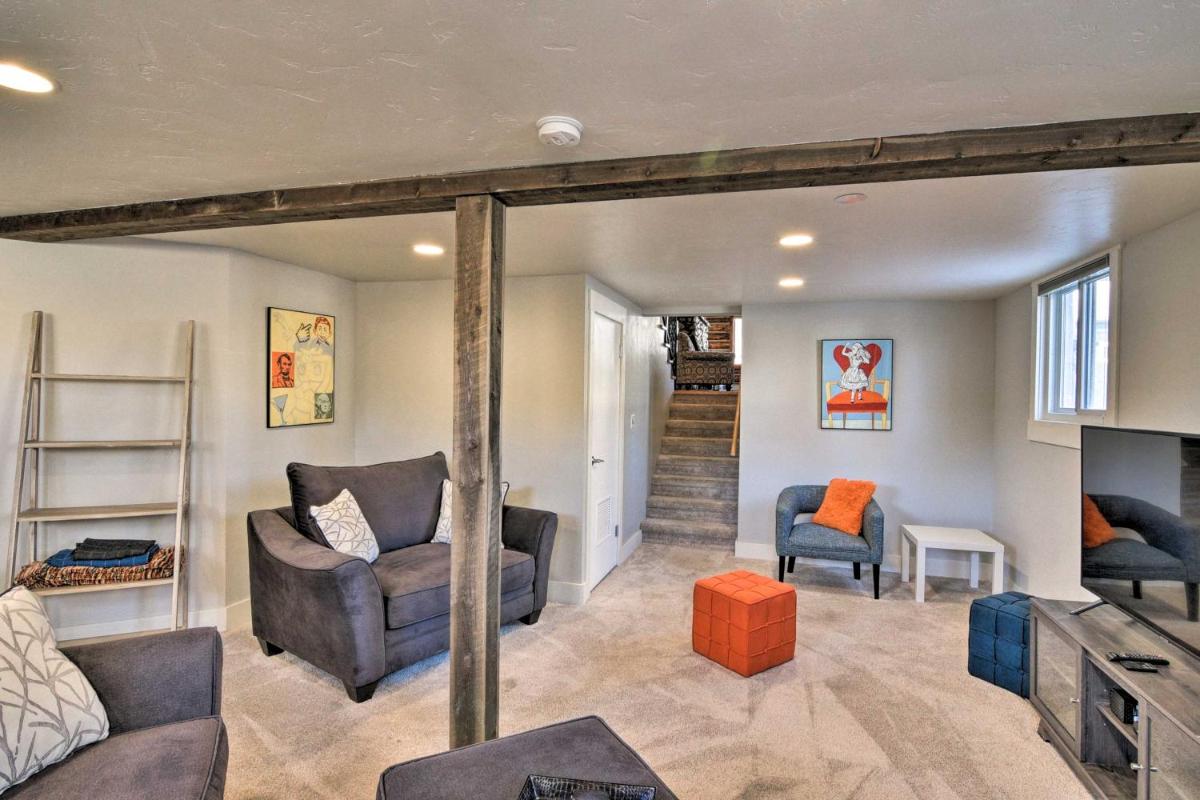 Downtown Buena Vista Cabin with Patio and Grill! - Housity