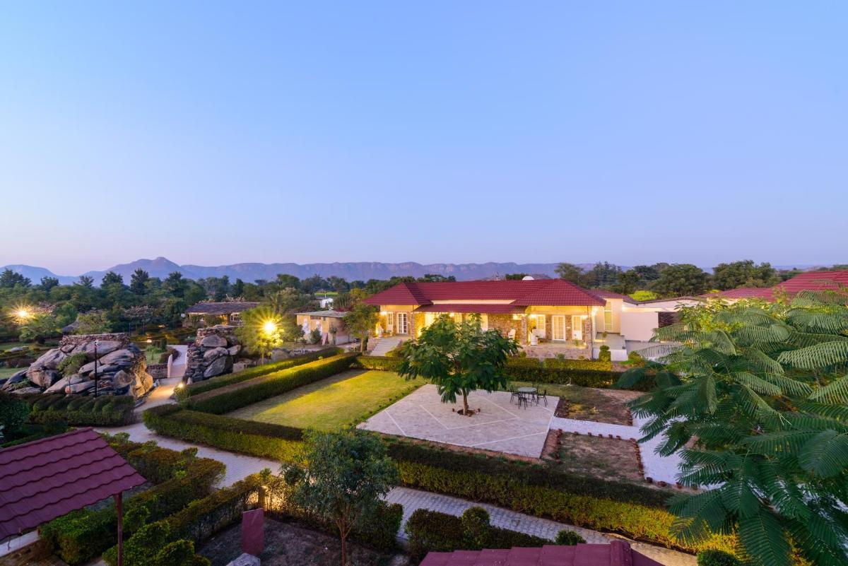 Astroport Sariska "Treetop" by Eight Continents - Housity