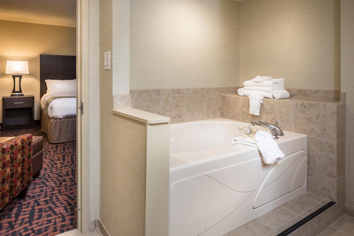Holiday Inn Wichita East I-35, an IHG Hotel - Housity