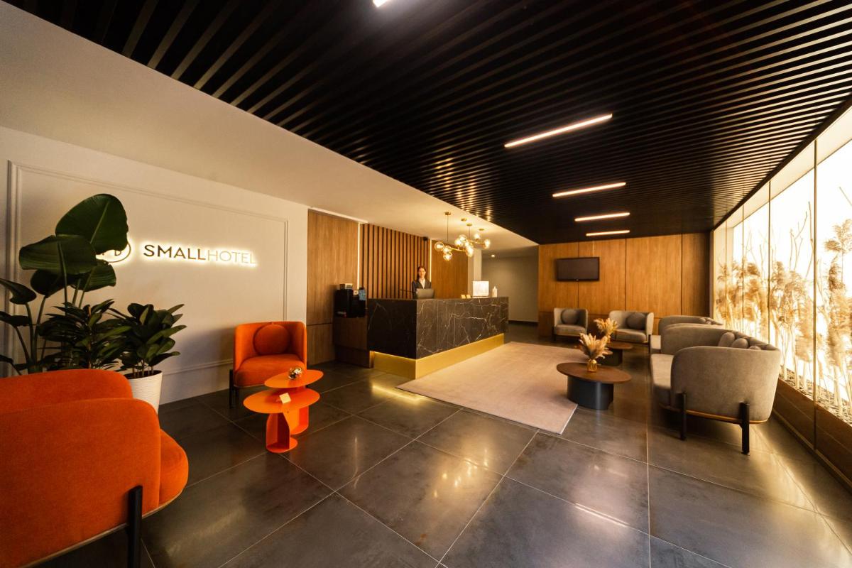 SMALL HOTEL - Housity