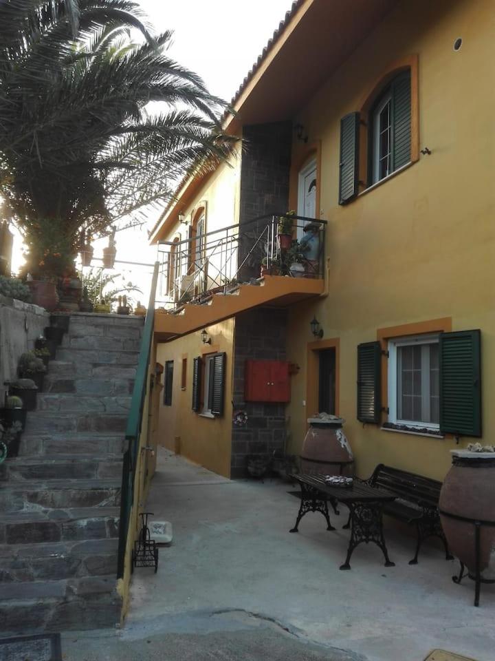 Akamatra House - Housity