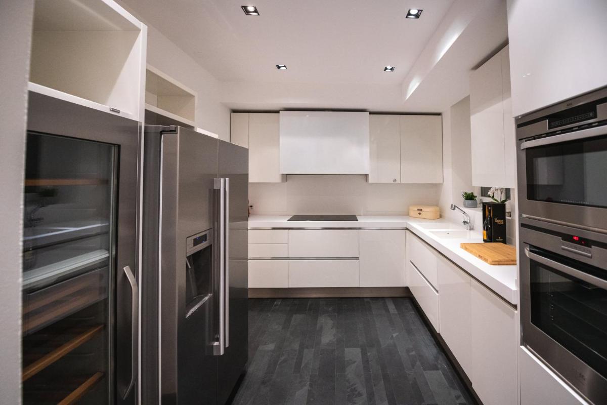 V APARTMENTS - Housity
