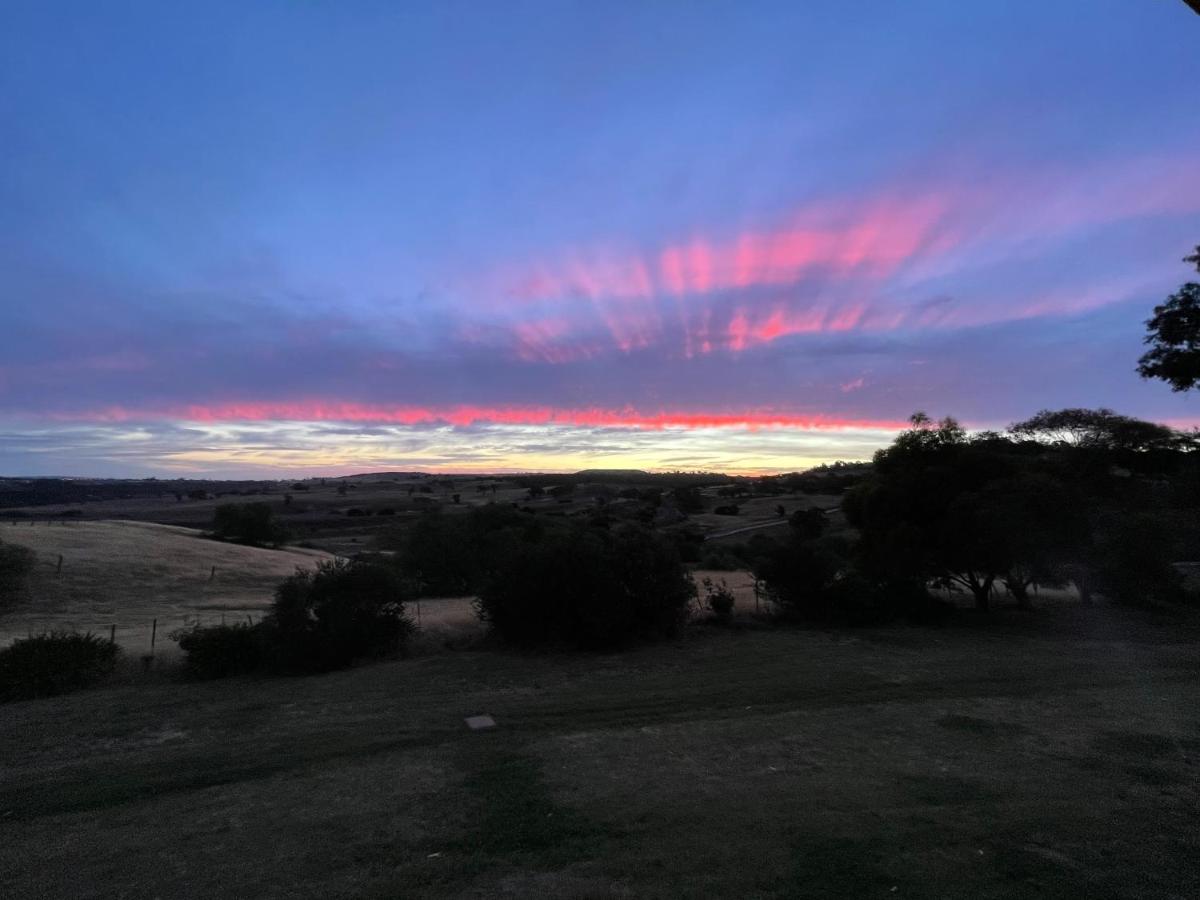 Peaceful FarmHouse stay next to Bacchus Marsh Town - Housity