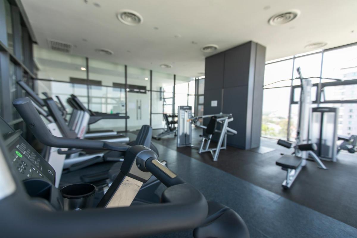 Georgetown High Floor Luxury 3BR Suite - Housity